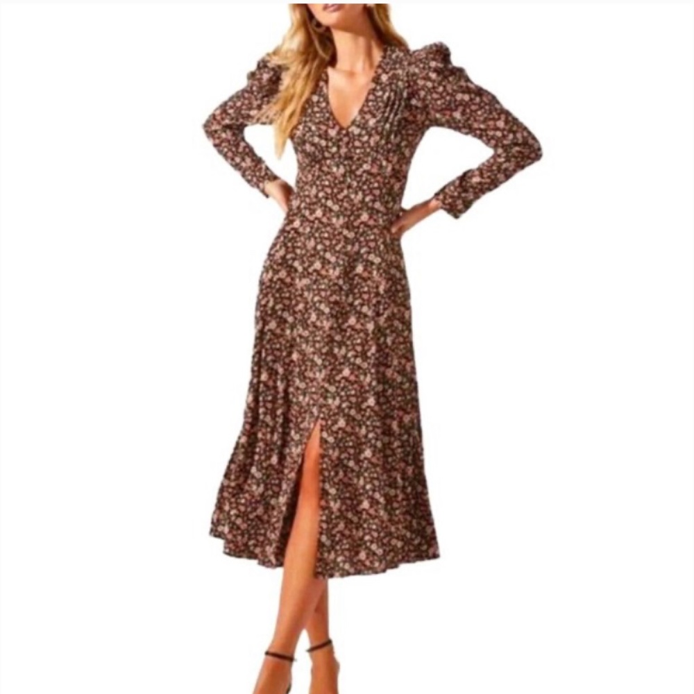 ASTR The Label- long sleeve floral midi dress